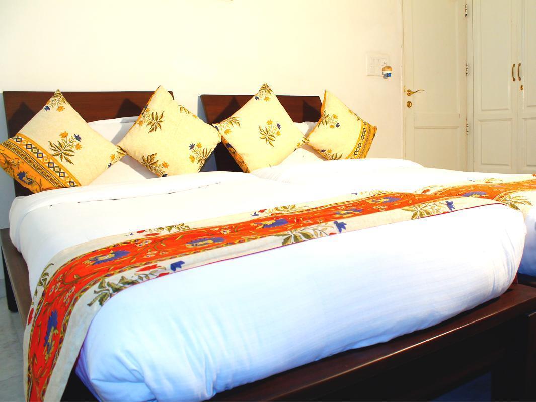Mehra Residency At The Airport Hotel New Delhi Exterior photo