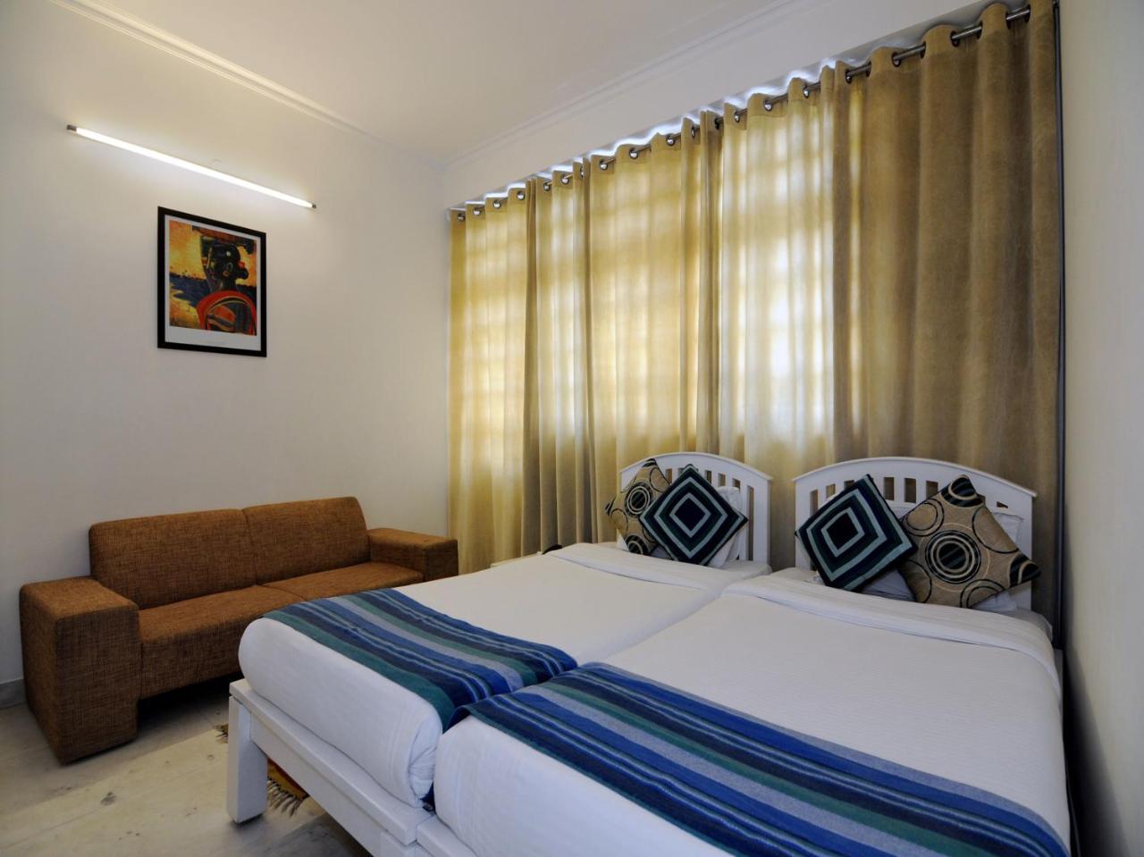 Mehra Residency At The Airport Hotel New Delhi Exterior photo