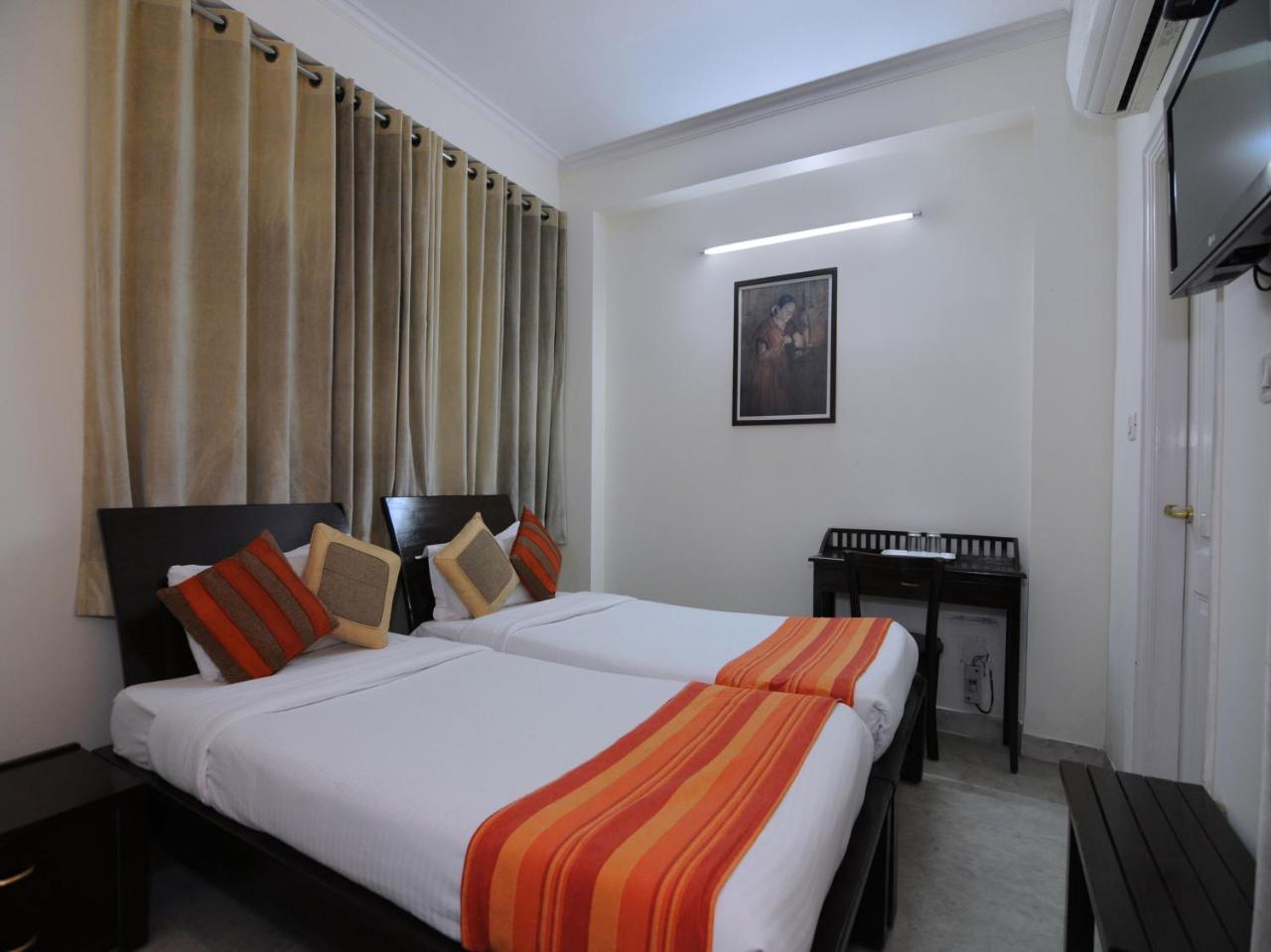 Mehra Residency At The Airport Hotel New Delhi Exterior photo